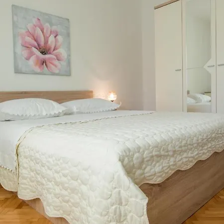 With Wifi - 23010 Apartment Makarska