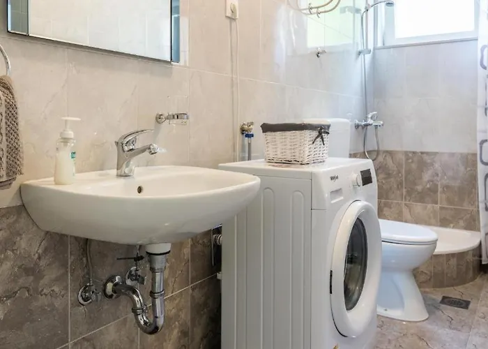 Апартаменти With Wifi - 23010 *